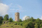 Blick auf den Bergfried der Ruine Hohenschelklingen